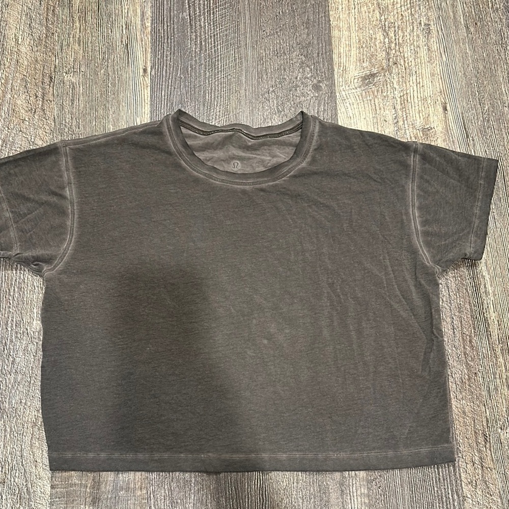 Lululemon Charcoal Gray T-Shirt Crop